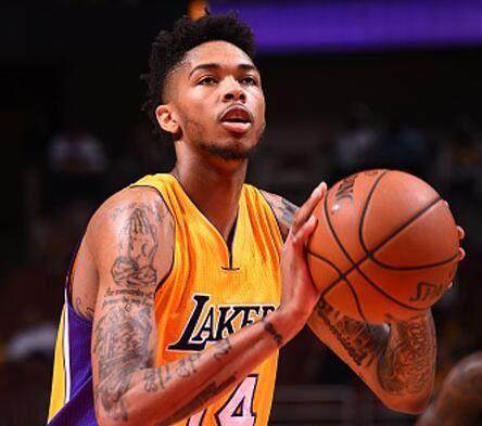 更是在关键 更是在关键