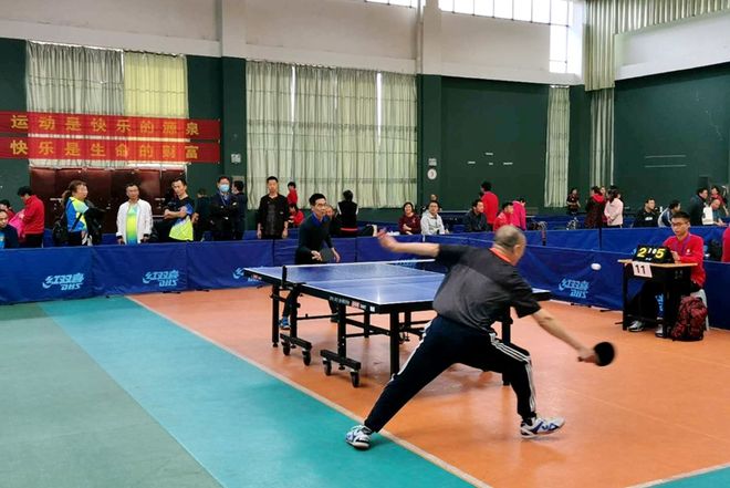 乐轻轻摇摆 乐轻轻摇摆